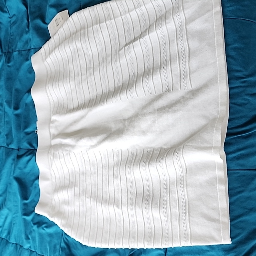 White stretchy skirt